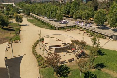 Foto 10: Parque Bicentenario de Vitacura: el columpio gigante e inclusivo