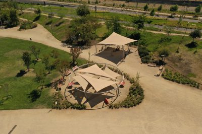 Foto 11: Parque Bicentenario de Vitacura: el columpio gigante e inclusivo