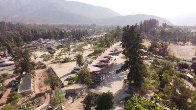 Foto 2: Pueblito de las Vizcachas: Soluciones de sombra para un pulmón verde en la capital